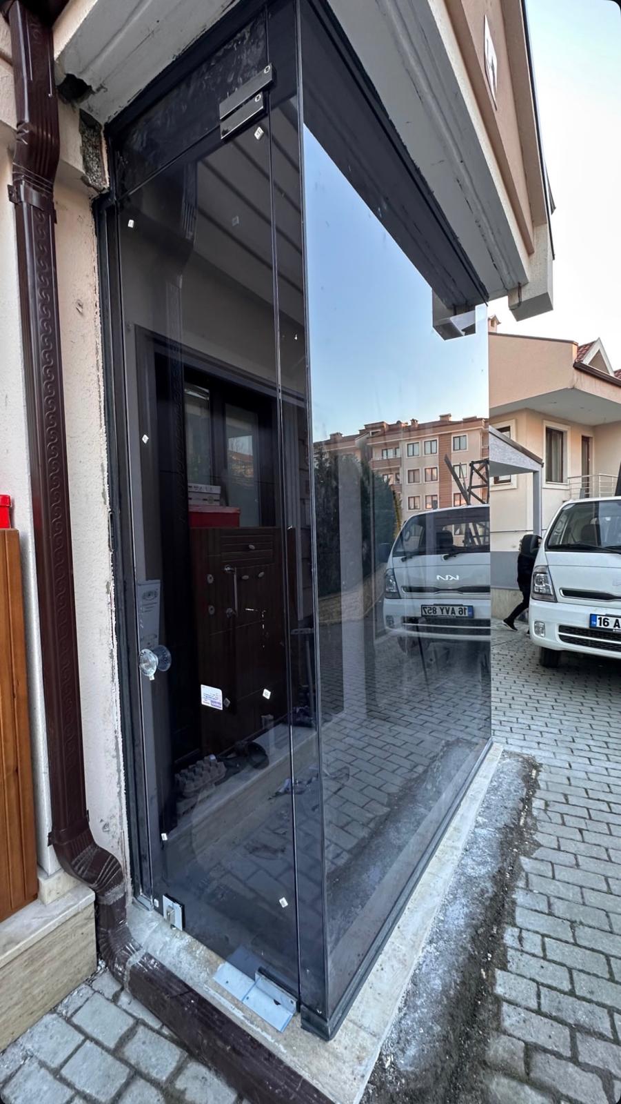 Bursa cam vitrin montajı — Cam Vi̇tri̇n referans fotoğraf 12 | Ekinciler Cam Balkon